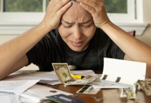 お金の悩みが消えない